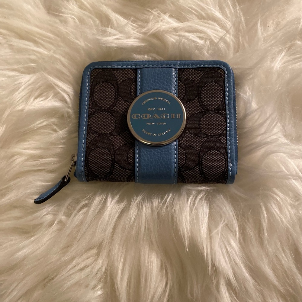Lonnie Small Zip Around Wallet In Signature Jacquard